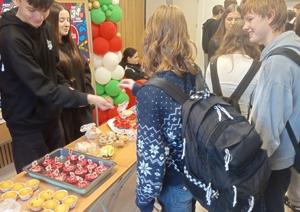 Kiermasz tostów i babeczek