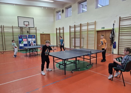 Mistrzostwa szkoły w tenisie stołowym klas 4-5